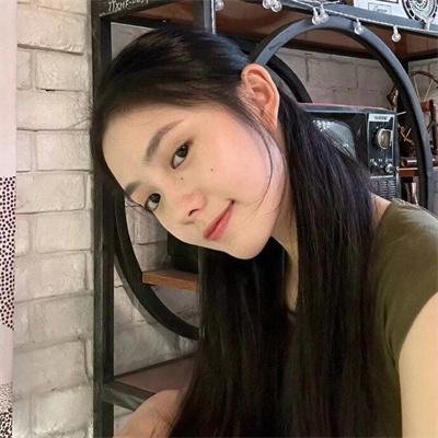 偷偷接吻